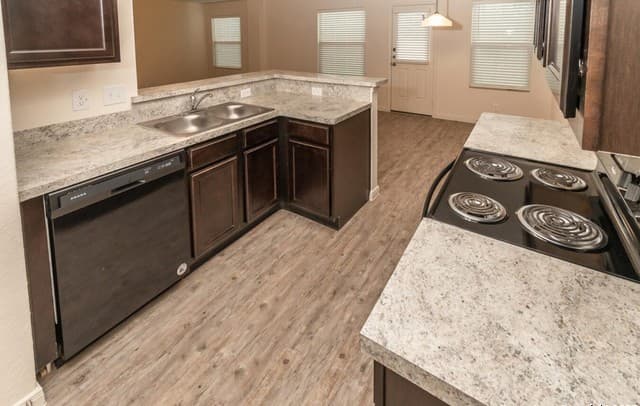 3-bedroom rental at 8603 Tesoro Hills in San Antonio, TX — photo 2