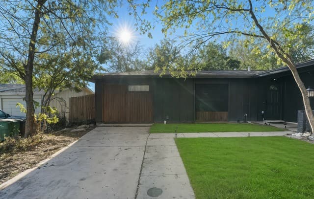 3314 Deer Creek — photo 3