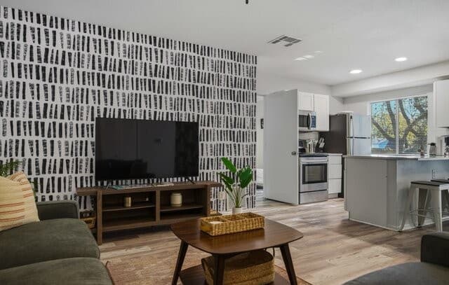 3314 Deer Creek — photo 4