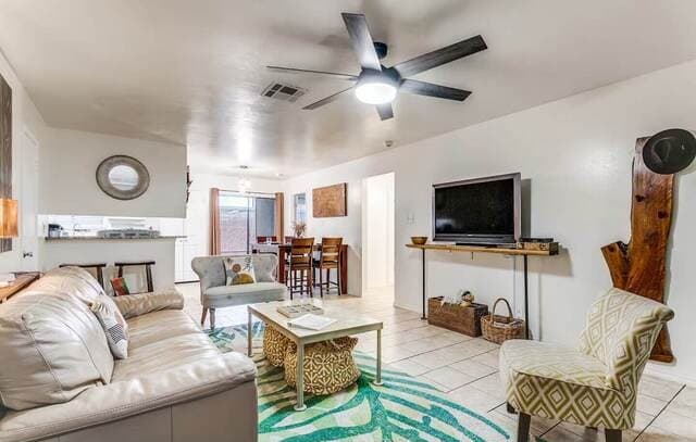 6857 Betty Levy — photo 4