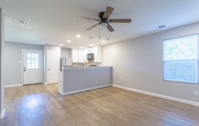 315 Bundy St Unit 2 — photo 4