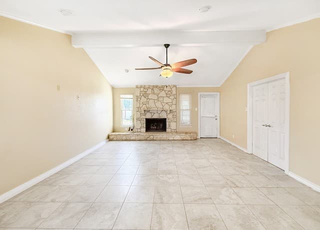 3-bedroom rental at 7750 Pipers in San Antonio, TX — photo 2
