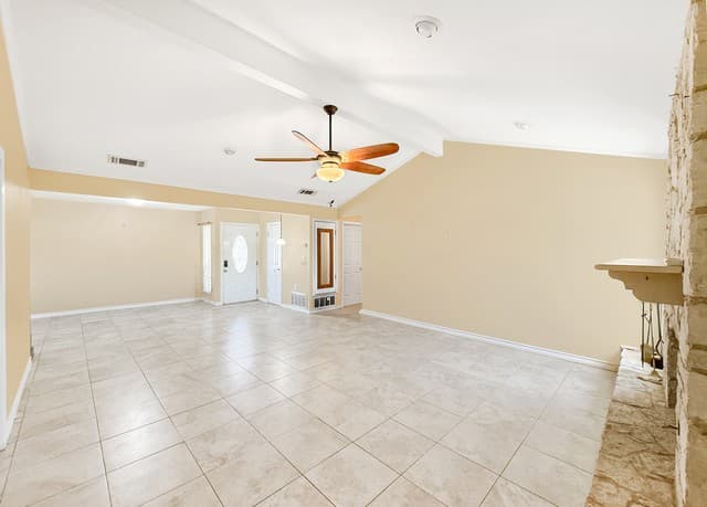 3-bedroom rental at 7750 Pipers in San Antonio, TX — photo 3