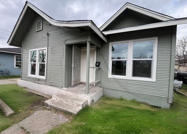 2-bedroom rental at 107 Stanley Ct Unit 3 in San Antonio TX