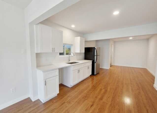 4150 Commercial — photo 2