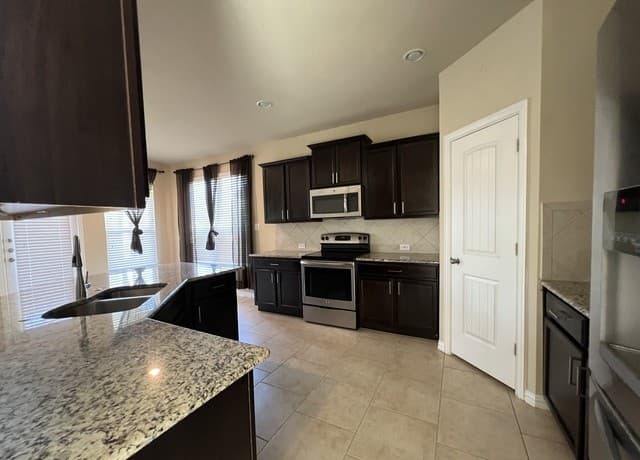 216 Campfire Way — photo 3