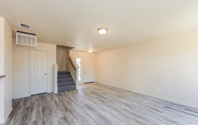 4-bedroom rental at 1406 Durango Run in San Antonio, TX — photo 3