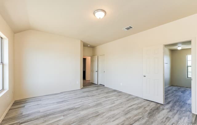 4-bedroom rental at 1406 Durango Run in San Antonio, TX — photo 5