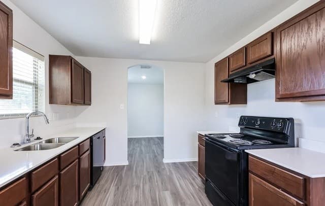 5523 Degan Way — photo 5