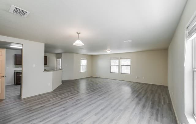 2727 Majestic — photo 4