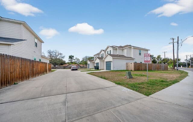 4110 Swans Unit 101 — photo 3