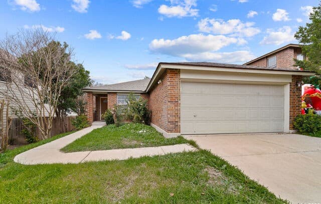 3-bedroom rental at 10215 Tiger Bay in San Antonio, TX — photo 3
