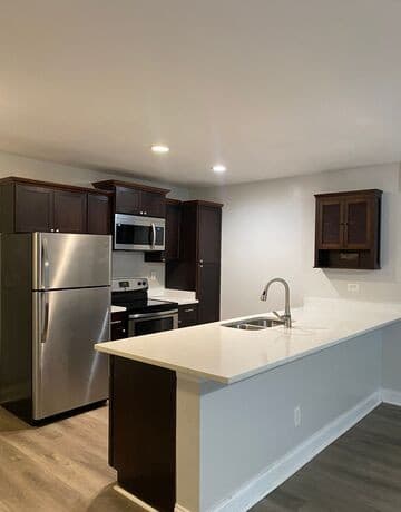 2-bedroom rental at 211 Routt Unit 105 in Alamo Heights, TX — photo 2