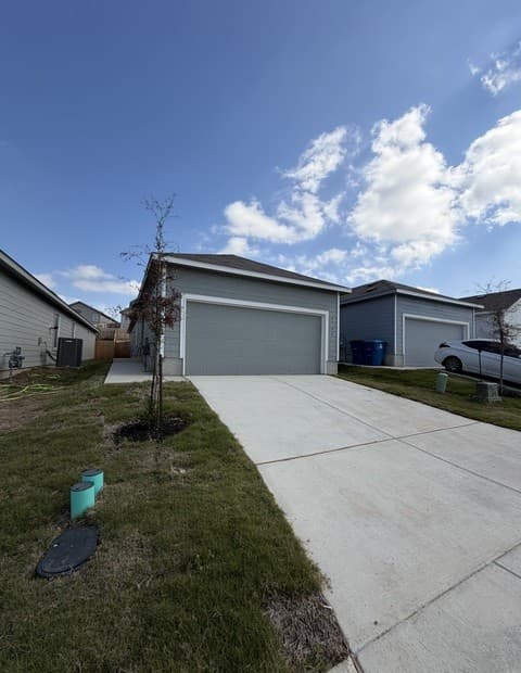 4-bedroom rental at 3726 Glade Creek in San Antonio, TX — photo 2