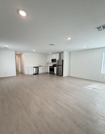 4-bedroom rental at 3726 Glade Creek in San Antonio, TX — photo 4