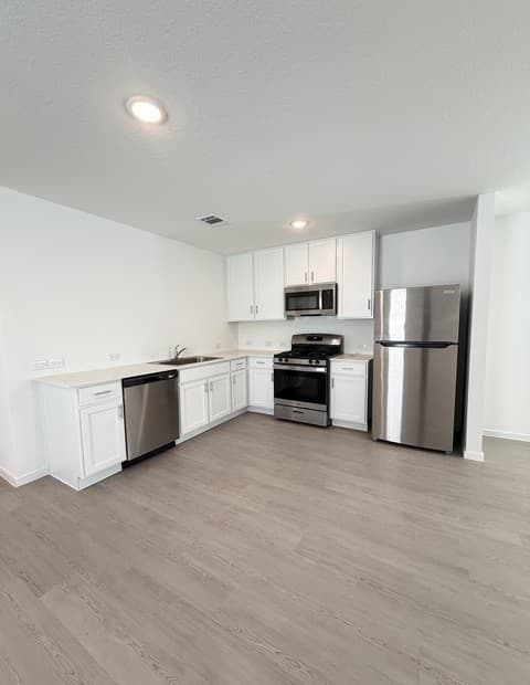 4-bedroom rental at 3726 Glade Creek in San Antonio, TX — photo 5