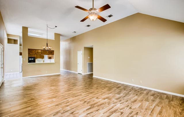 3-bedroom rental at 8826 Lost Woods in San Antonio, TX — photo 3