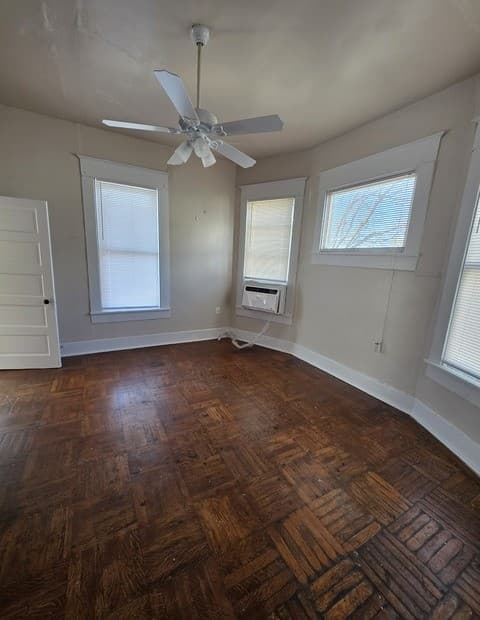 124 E Ashby Unit 6 — photo 2