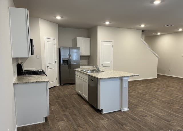 4011 Bay Leaf Loop — photo 5