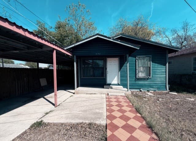 321 Huntington — photo 3