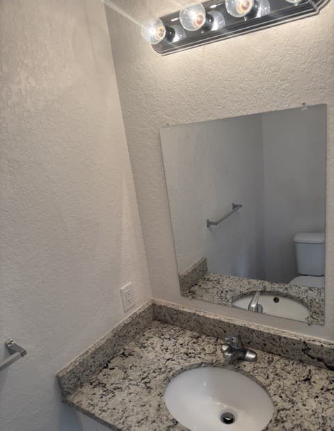 3-bedroom rental at 6942 Crestway Unit 2 in San Antonio, TX — photo 4