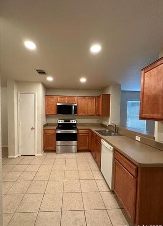 4-bedroom rental at 9414 Ingleton in San Antonio, TX — photo 2