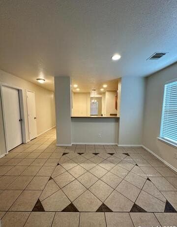 4-bedroom rental at 9414 Ingleton in San Antonio, TX — photo 4