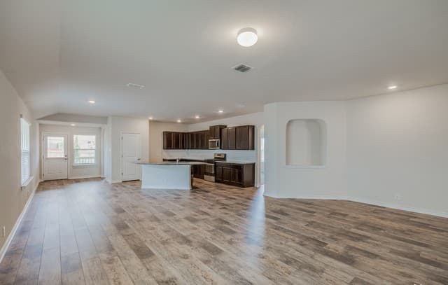 4-bedroom rental at 14110 Lavaca Springs in San Antonio, TX — photo 3