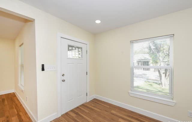 1326 W Lynwood — photo 5