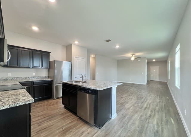 3-bedroom rental at 12756 Cygnus in San Antonio, TX — photo 4