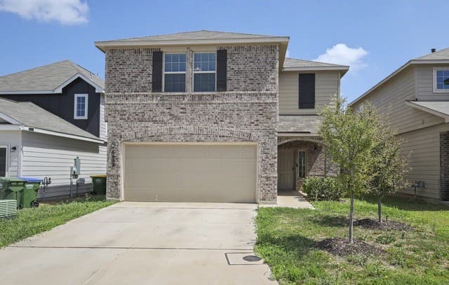 4-bedroom rental at 5602 Daniel Way in St Hedwig TX