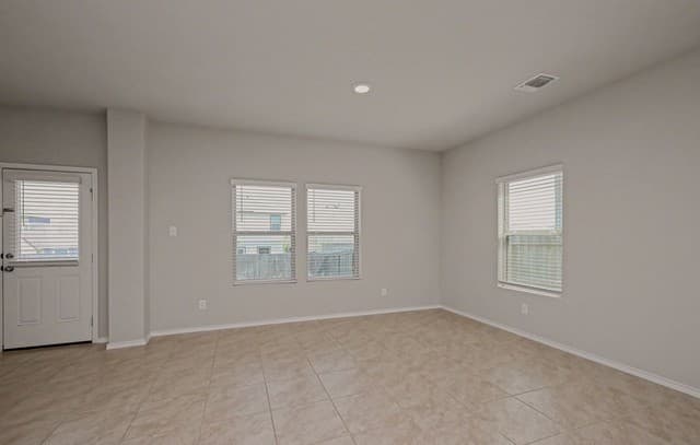 4-bedroom rental at 5602 Daniel Way in St Hedwig, TX — photo 4