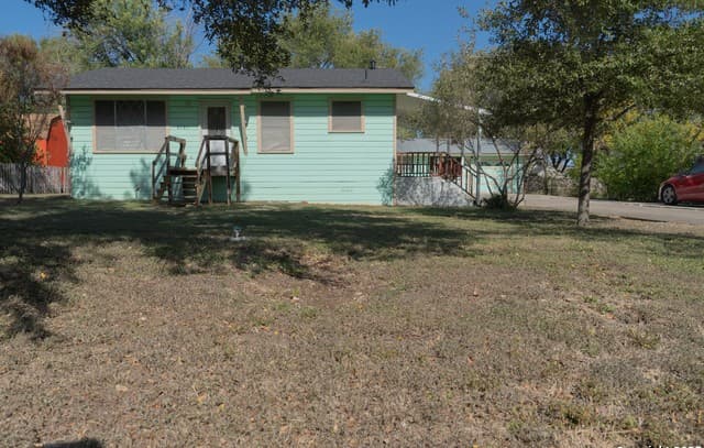 3-bedroom rental at 4707 Erin in San Antonio, TX — photo 4