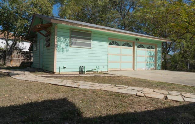 3-bedroom rental at 4707 Erin in San Antonio, TX — photo 5