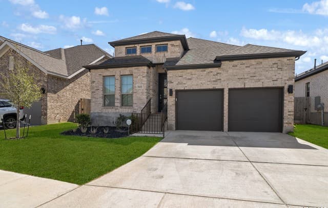4-bedroom rental at 9422 Iron Keeper in San Antonio, TX — photo 2