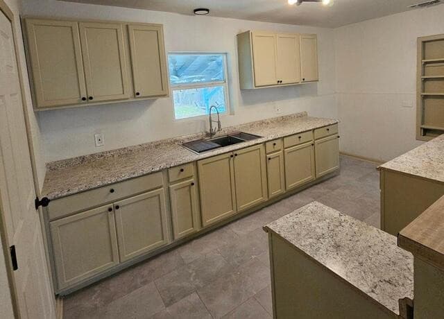 335 Baker — photo 5