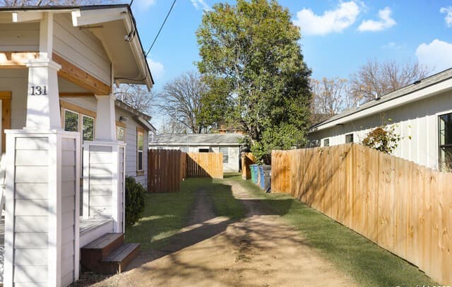 131 Klein St Unit 1 — photo 2