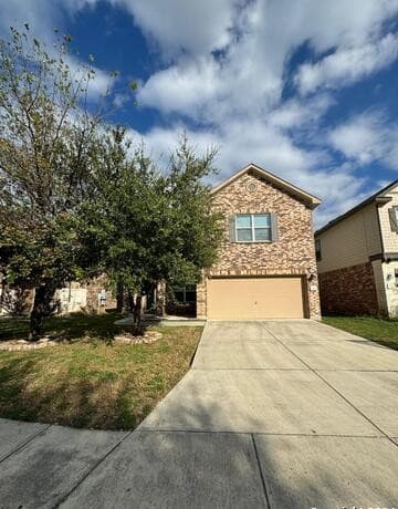 3-bedroom rental at 7746 Heavenly Arbor in San Antonio, TX — photo 2