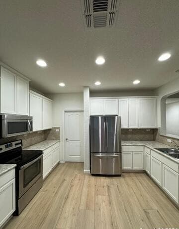 3-bedroom rental at 7746 Heavenly Arbor in San Antonio, TX — photo 5