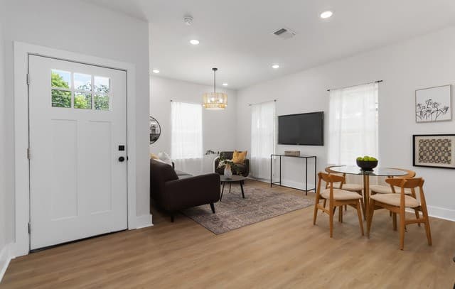 3-bedroom rental at 237 Carle Ave in San Antonio, TX — photo 5
