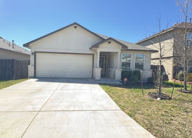 4-bedroom rental at 2523 Barbwire Way in San Antonio, TX — photo 2