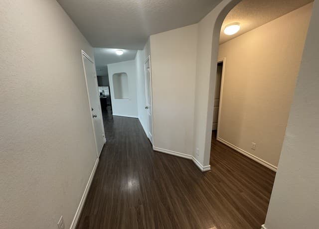 4-bedroom rental at 2523 Barbwire Way in San Antonio, TX — photo 3