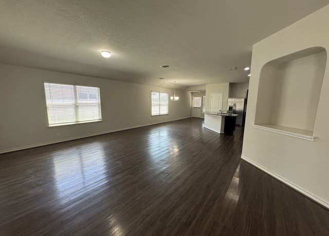 4-bedroom rental at 2523 Barbwire Way in San Antonio, TX — photo 4