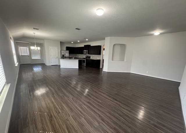 4-bedroom rental at 2523 Barbwire Way in San Antonio, TX — photo 5