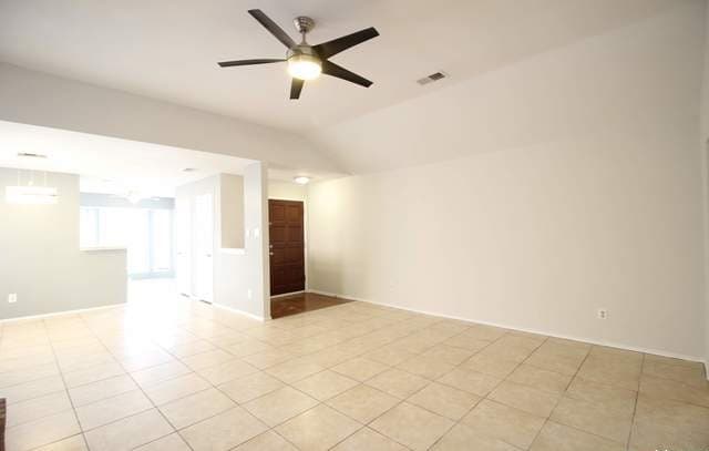 3-bedroom rental at 1023 Hedgestone Dr in San Antonio, TX — photo 2