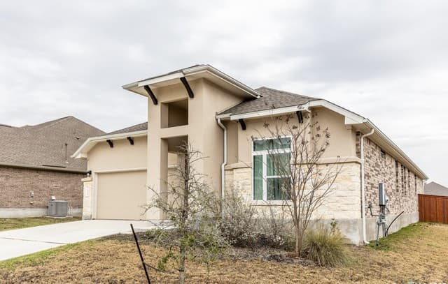 4-bedroom rental at 920 Foxbrook in Cibolo, TX — photo 2