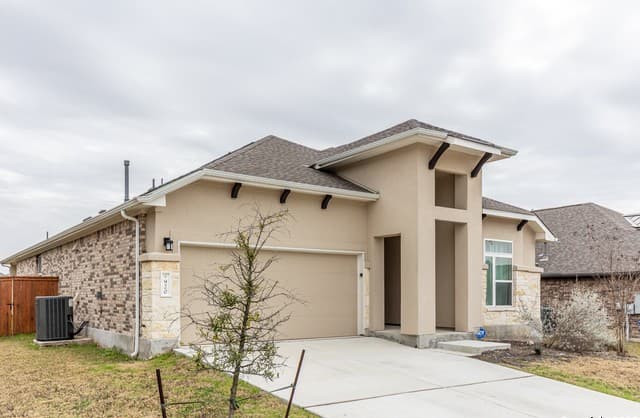 4-bedroom rental at 920 Foxbrook in Cibolo, TX — photo 3