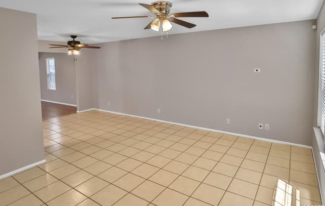 3-bedroom rental at 1703 Desert Willow in San Antonio, TX — photo 2