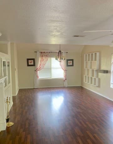 3-bedroom rental at 7915 Avellano in San Antonio, TX — photo 2