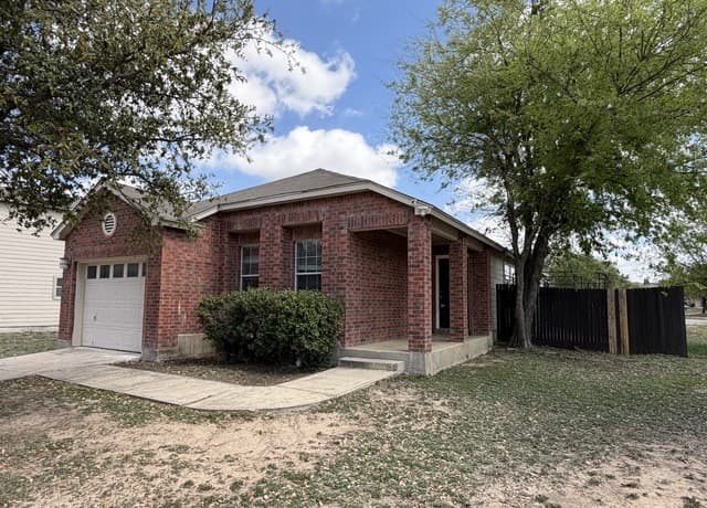 3-bedroom rental at 11102 Anarbor Field in San Antonio, TX — photo 2